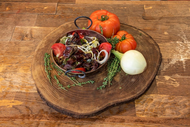 Тарелка с домашним блюдом